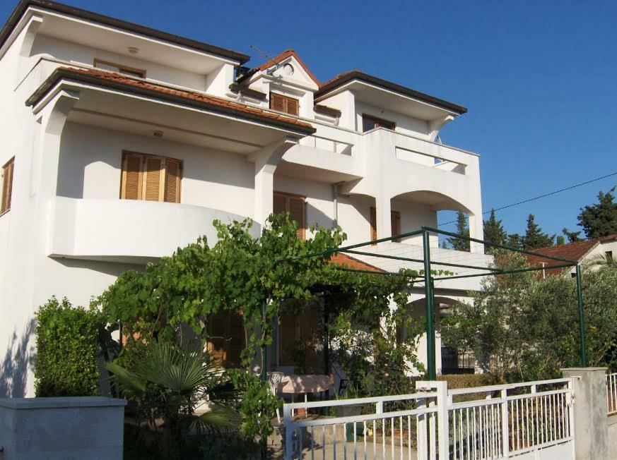 Seaside Apartment Биоград-на-Мору Экстерьер фото
